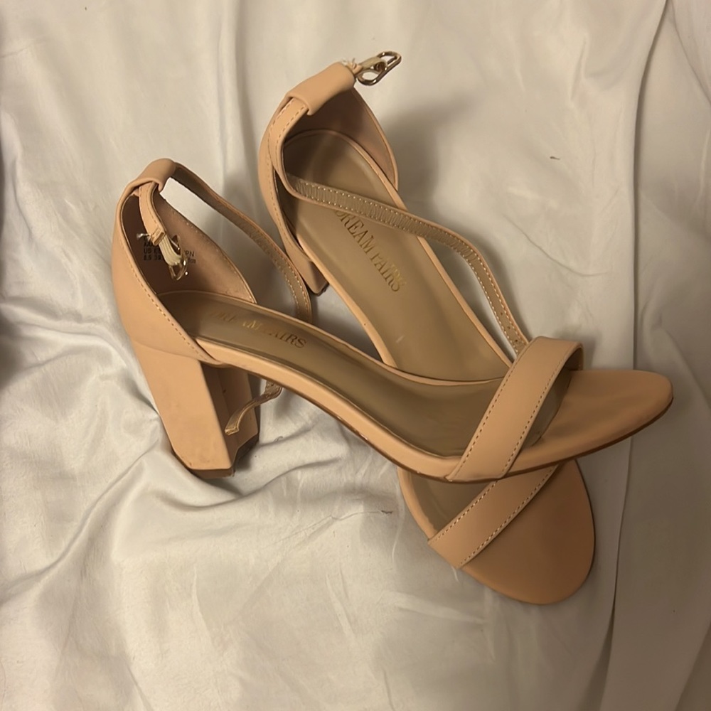 Nude heels - Picture 2 of 2